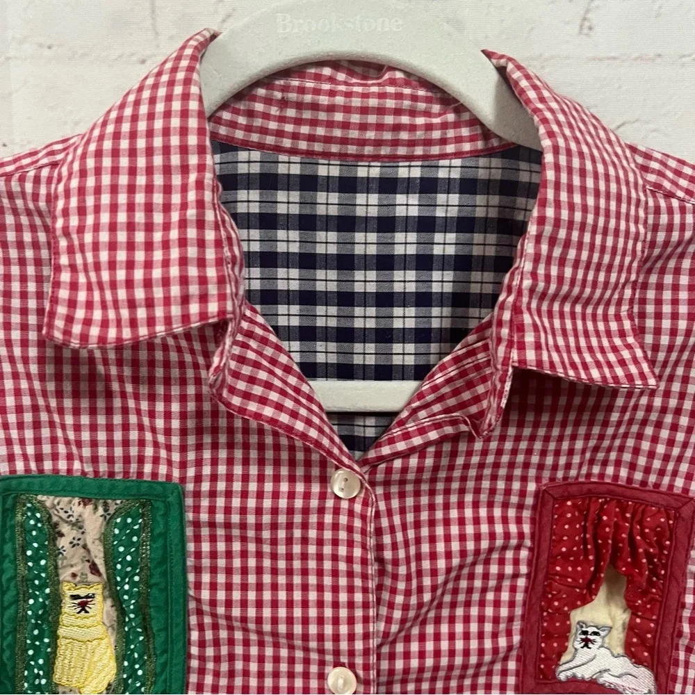 VTG 90s Casey Max Gingham Plaid Embroidered Cat Garden Shirt Red Windows Medium - Picture 8 of 9